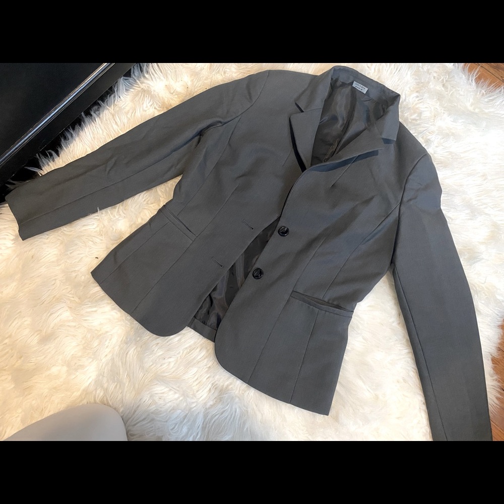 Grey blazer